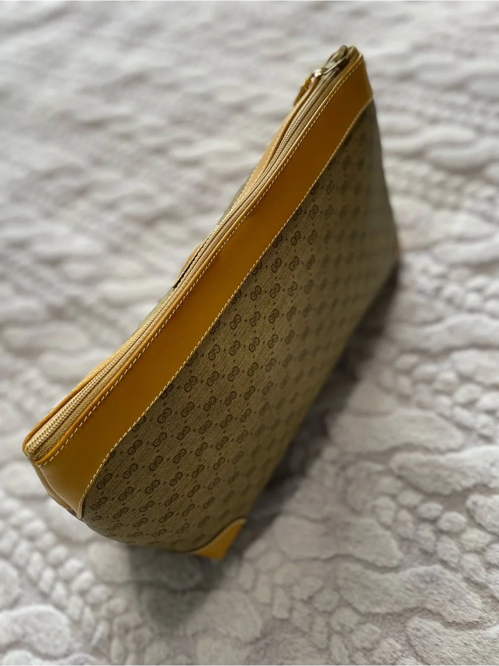 Gucci vintage pristine pouch w COA - Picture 8 of 12